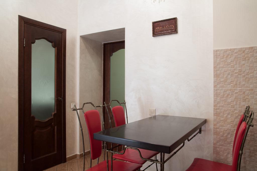 Apartment Roksolana Lviv Exterior foto